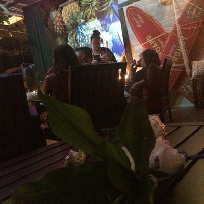 Scarlet Honolulu, Honolulu