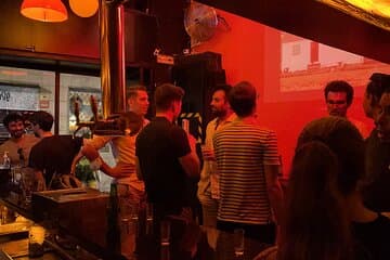 Go out like a local, pub Crawl / Tour in Raval - Barcelona