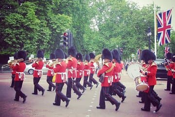 London Full Day Tour by Foot, Bus, Tube & Boat