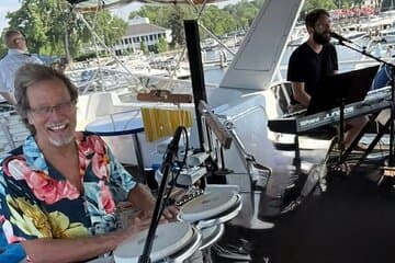 Sunday Dinner Show Cruise on Lake Minnetonka
