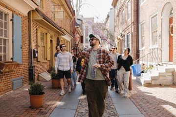 Seamus Walks Old City