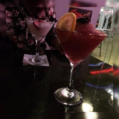 12:30 Karaoke Music y Bar
